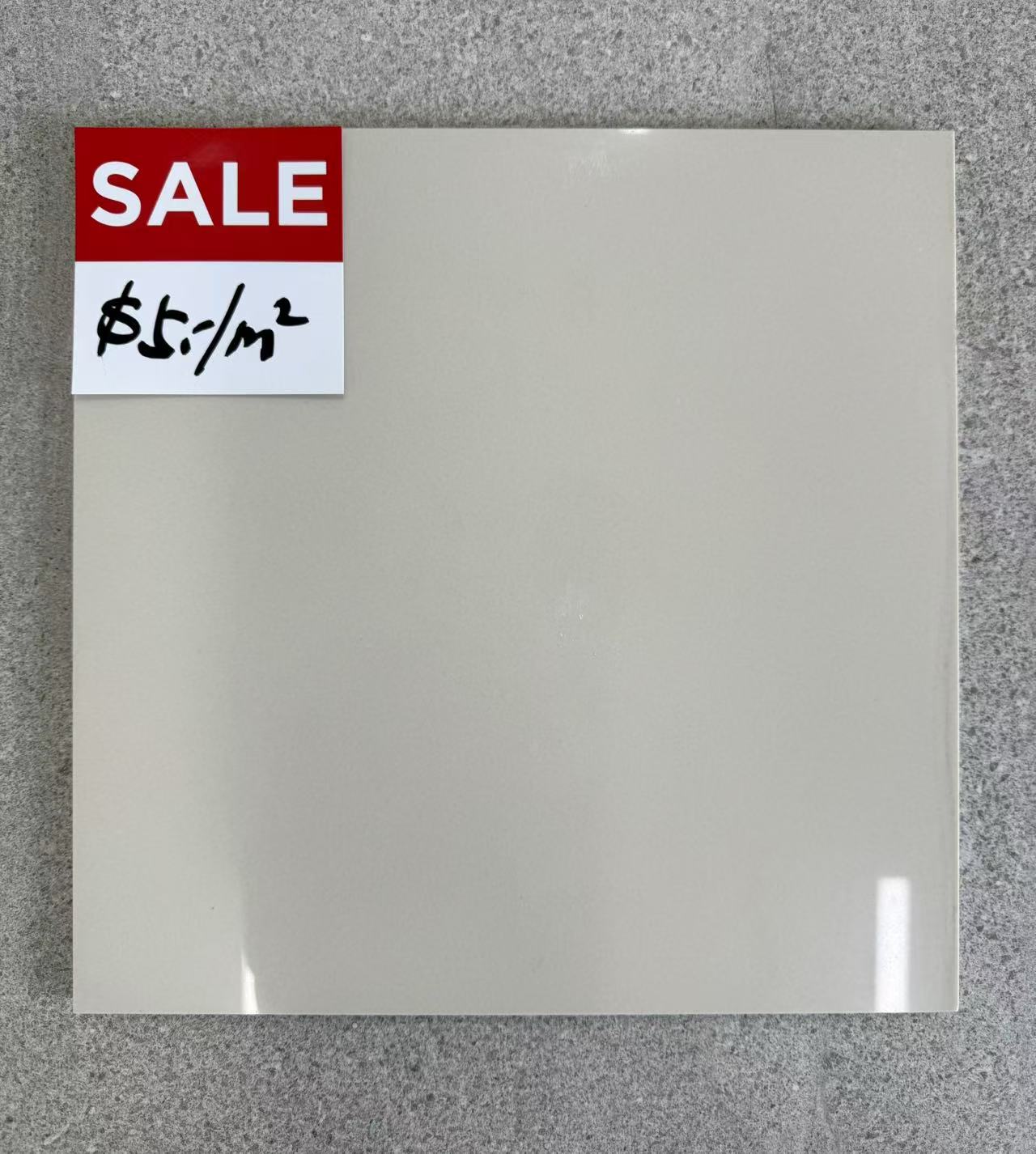 HDS Off White Polished 30X30
